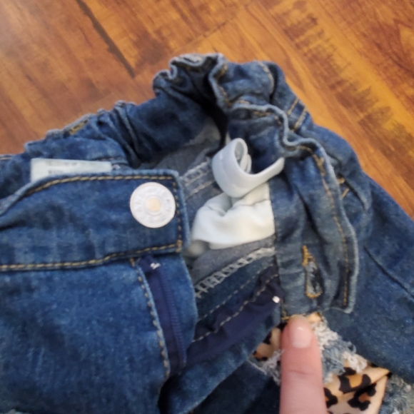 Little Girls Jean Shorts - Picture 3 of 3